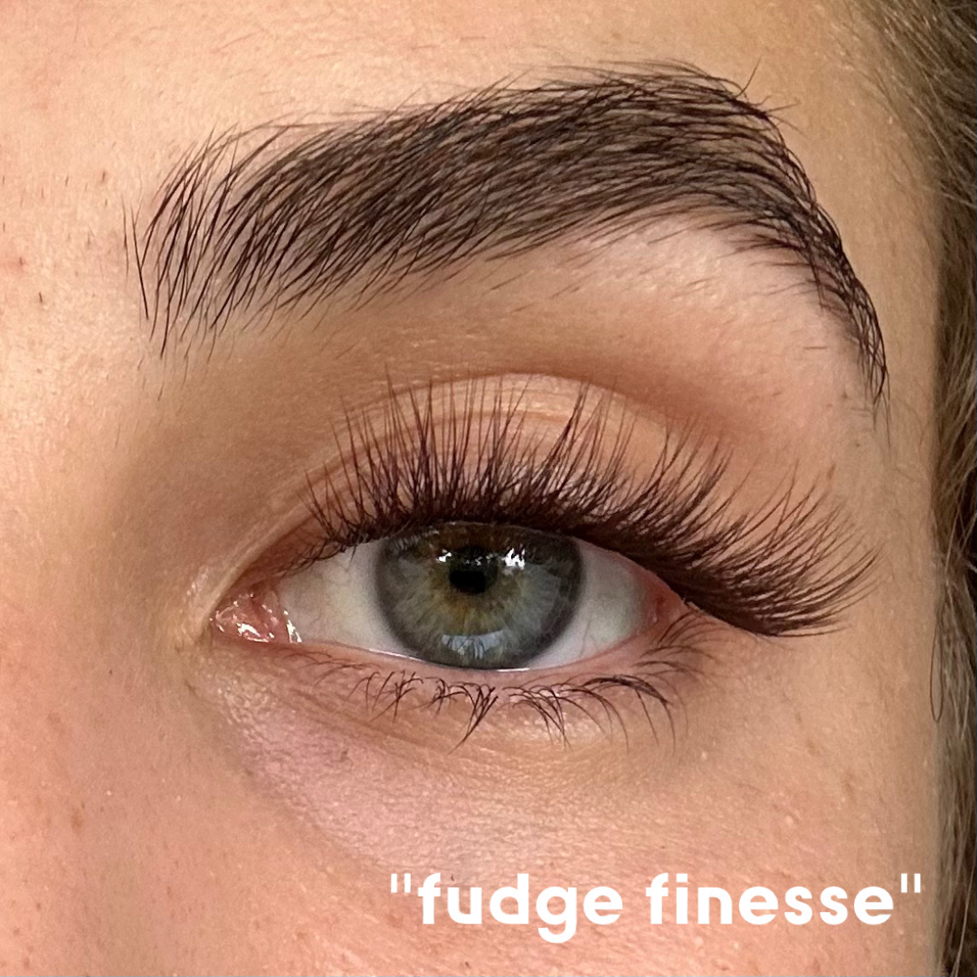 Starterkit - Zubehör & 4 Wimpernsets